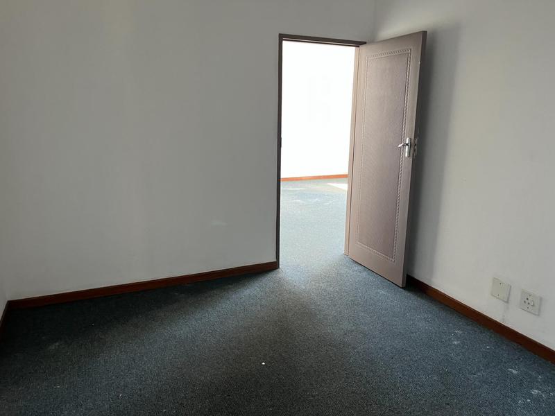 To Let Commercial Property for Rent in Killarney Gardens Western Cape